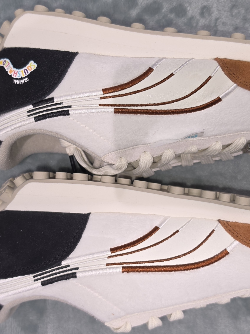 Puma Kids Easy Rider Suede Sneakers - White with Pink Accent - Picture 4 of 9